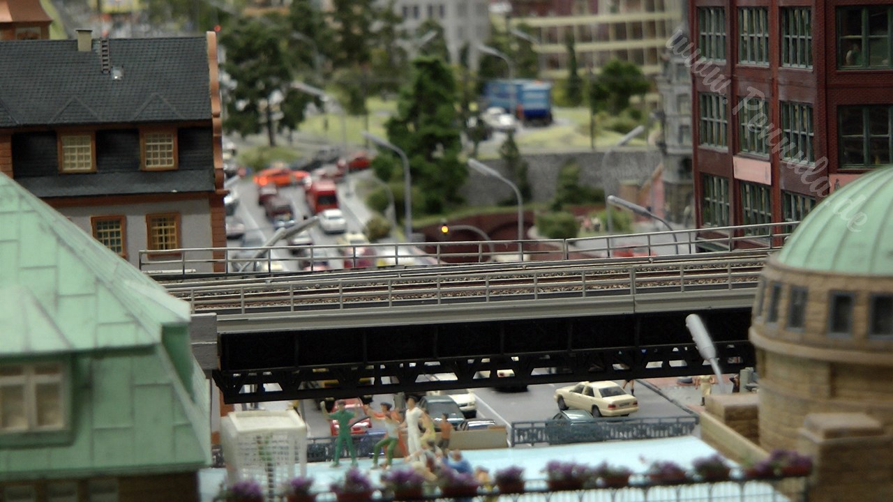 Hamburger Modellbahn im Miniatur Wunderland mit Bahnhof Dammtor und Hauptbahnhof