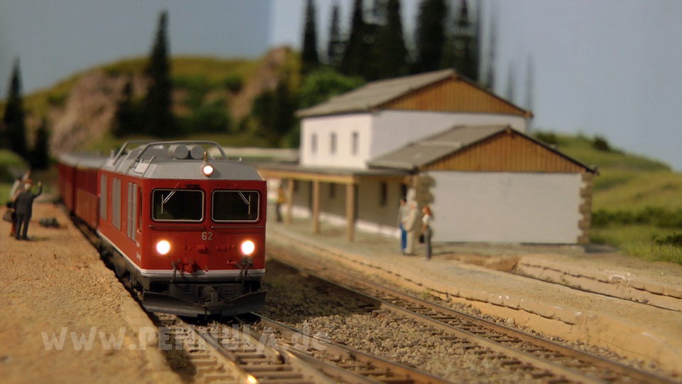 Führerstandsmitfahrt auf der Dampfbahn Furka Bergstrecke im Bahnsteig Holtmann in Spur H0m