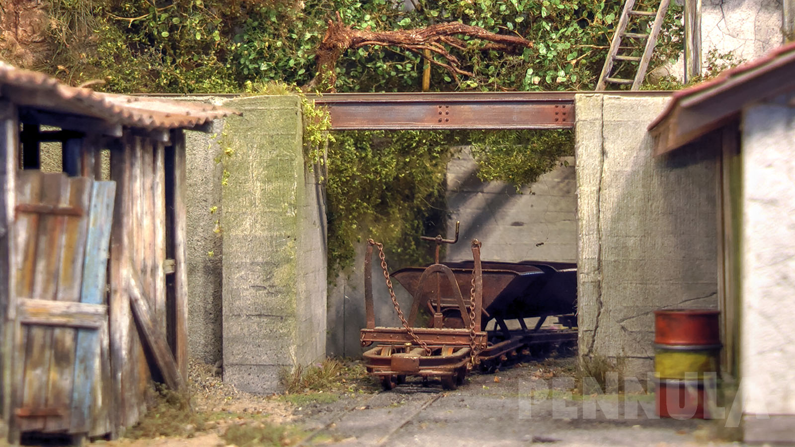 Eine der schönsten Modellbahnen über Feldbahnen und Schmalspurbahnen (Eisenbahn 1/35 Diorama) - Claude Fandel mit Moulin Margot und Marcel Ackle mit Feldbahn kreuzt
