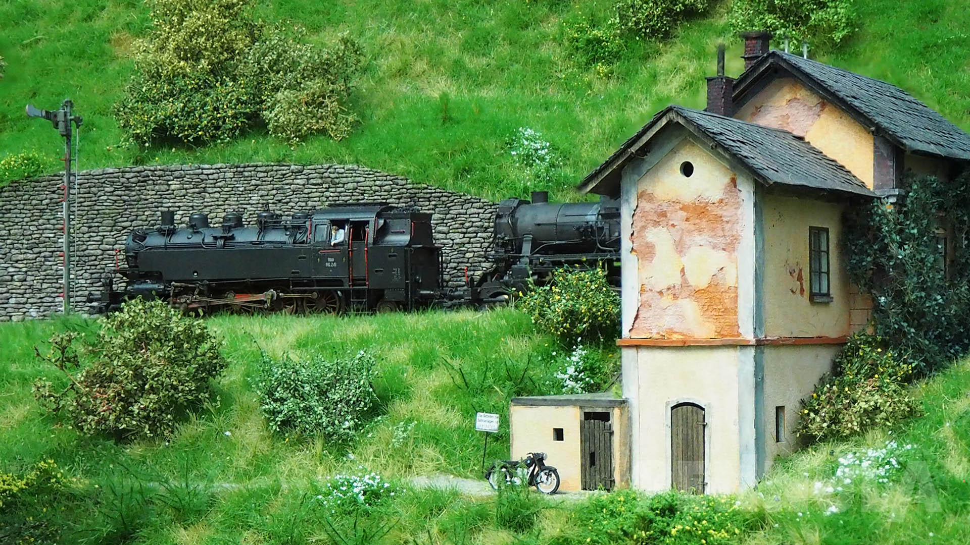 Dampflokomotiven der ÖBB auf der Modelleisenbahn von Gottfried Reither.