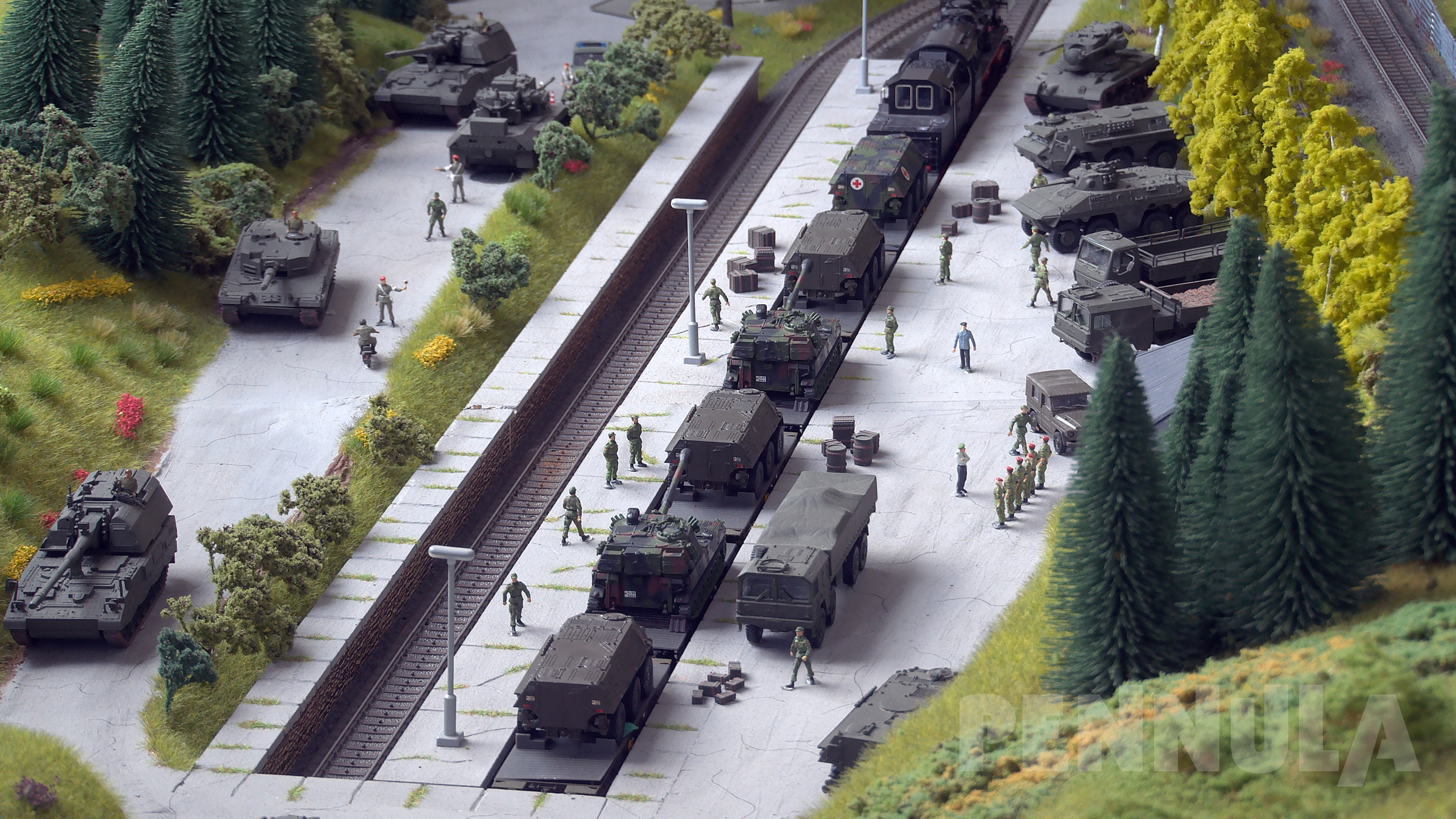 Märklin Modellbahn Militärzug und Panzerzug Bundeswehr mit Dampflok - Militärmodellbau Spur H0